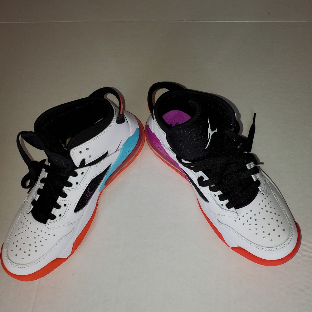 Retro Nike Air Jordan Mars 270 shoes Boys Size 7Y/  women size 8.5